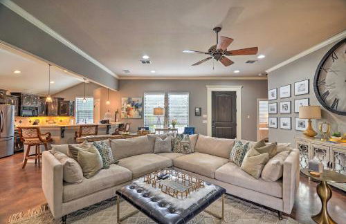 Luxe Midland Retreat with Patio, Grill and Yard! - Foto 1