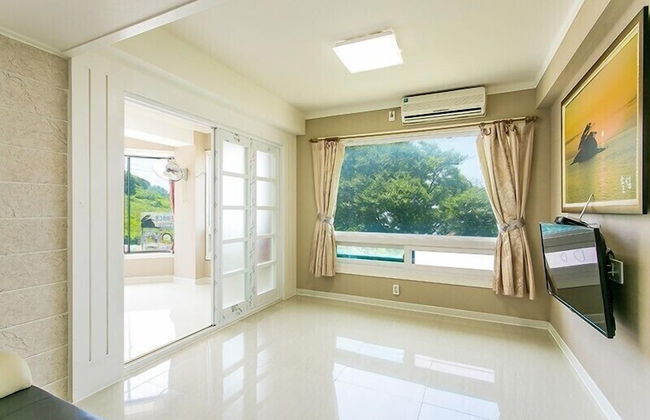 Byeonsan Dongguerami Pension - Photo 4