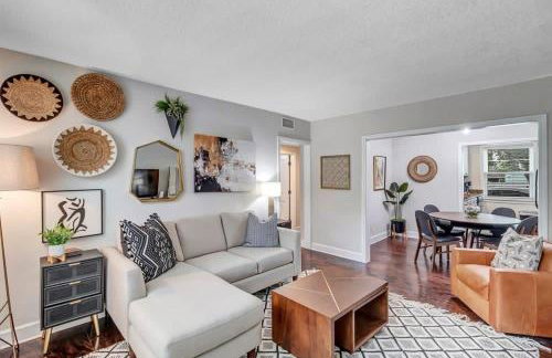 Modern 2 BR Condo - 2 block from San Marco - Foto 1