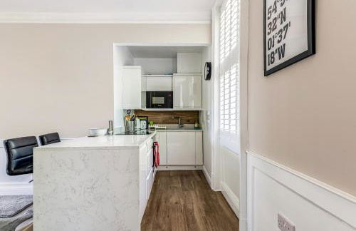 Luxury Converted Victorian Flat in Leafy Highbury - Pass the Keys - Foto 11