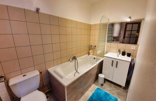 Idéalement situé, spacieux et agréable, parking gratuit et classé 3 étoiles - Foto 5