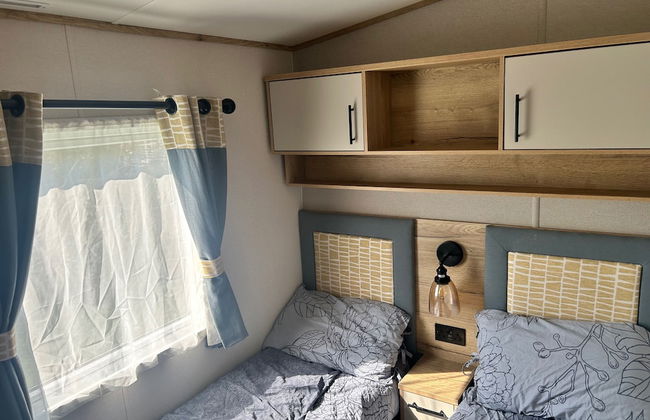 Hafan y Mor Park 3-bed Caravan, Sleeps 8, Pets Ok - Foto 3