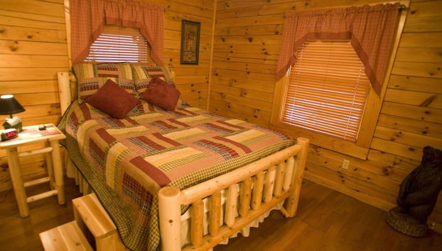 Er79 - Robyn's Nest - Great Location. Close To All The Action! 2 Bedroom Cabin by RedAwning - Foto 4, Habitación