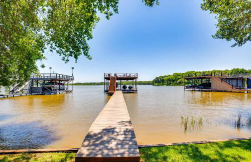 Views and Private Dock Lakefront Eustace House! - Foto 2