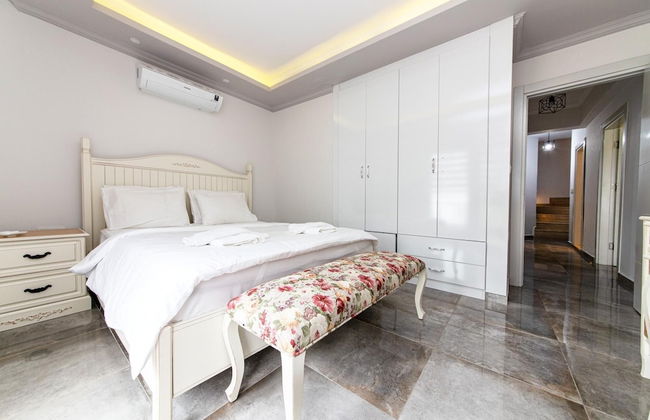 Sea View Huge Private Villa With Terrace in Bodrum - Photo 25