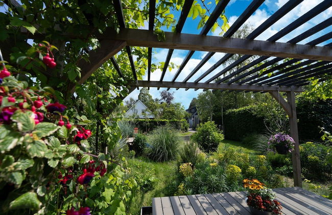 Holiday Home With Bubble Bath - Photo 27
