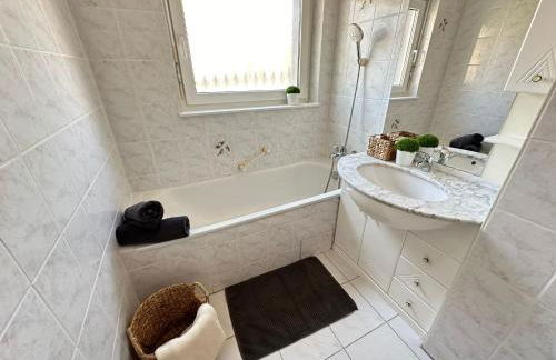 8 Einzelbetten Böblingen I 6 Schlafzimmer I 2 sep Ebenen I 2 Bäder, 2 sep WC I Messe, A81 I Monteure, Teams - Foto 15