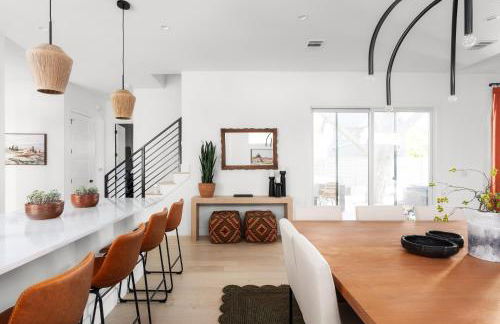 Heated Pool, Game Room, Outdoor Movies, Mins to Downtown, Sleeps 14 - Foto 22