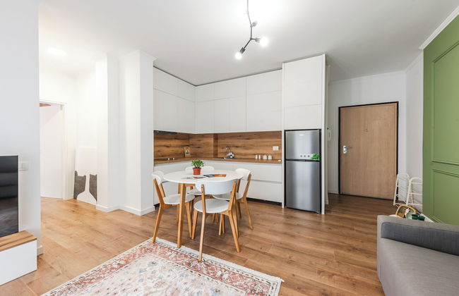 Central Main Square 2 - Photo 6