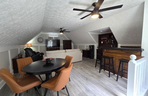 Cozy 5BR Family Retreat Firepit Games Patio - Foto 34