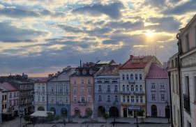 APARTAMENT GRODZKA1, 100 m2 przy przemyskim rynku z widokiem na rynek i panoramę miasta - Foto 42