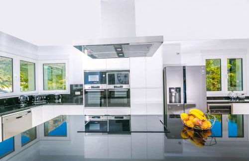 Casa Juana is a modern, luxury, exclusive, 6 bedroom villa. - Foto 54