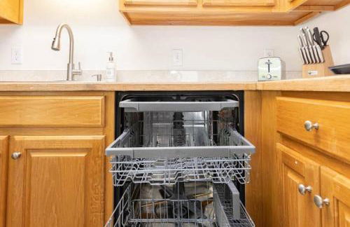 Sleeps 8, Lake Lanier Hidden Gem - Foto 18