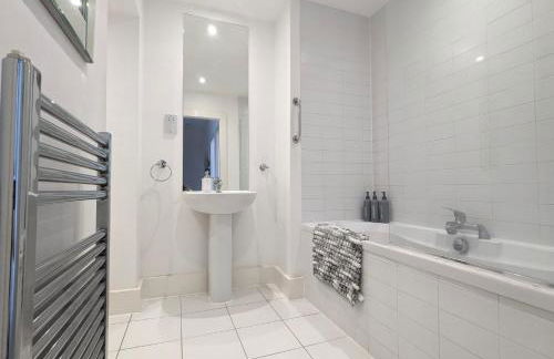 Elegant Apartment in Hamilton Square Free Parking - Foto 21