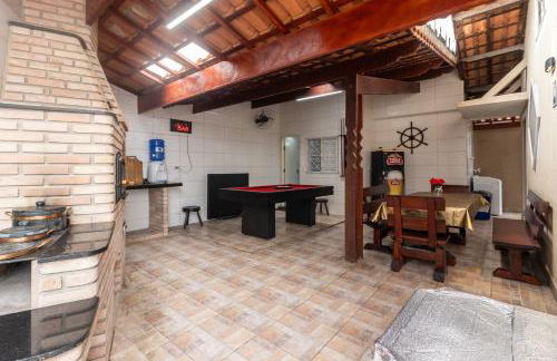 Casa Lindíssima e Espaçosa com 2 Piscinas - Adulto e Infantil, Perto da Praia, Opção da Piscina Adulto Aquecida Cobrado à Parte, 4 Quartos Frente as Piscinas, Área Gourmet Completa com Churrasqueira, Forno e Fogão a Lenha, Mesa de Bilhar, Lareira na Sala - Photo 6