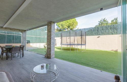 Fantástica casa en alquiler con piscina en Vilanova i la Geltrú - Foto 45