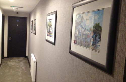 Rooms @ Number Six - Photo 27