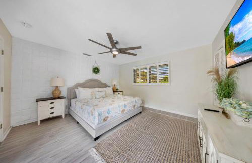 Tropical Villa Retreat with Private Pool & Peaceful Backyard - Stylish Escape in a Tranquil Residential Area - Foto 28