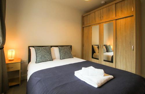 Modern 3-Bedroom Home in Quiet Cul-de-Sac w Parking by Rework Accommodation - Foto 32