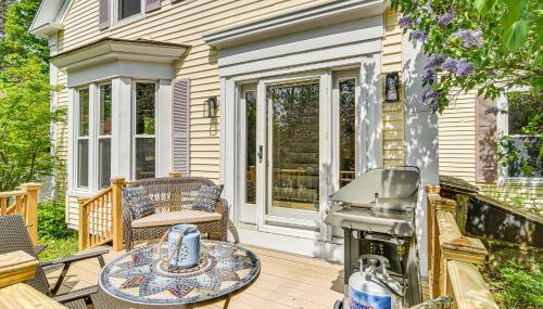 Great for Groups! Spacious Wilton Getaway with Deck - Foto 2