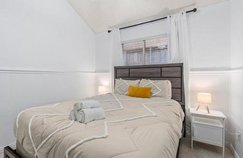The Blue Door Oasis 4BR 2 BATH with 6 Beds Frisco with Arcade, Games, Office - Foto 49