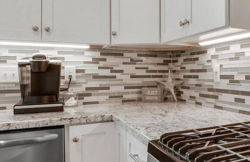 *Chic Beach Cottage Retreat* near Beach/downtown - Foto 10