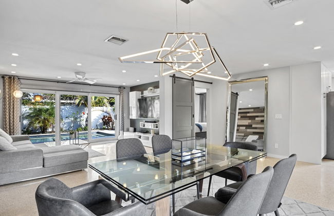 Beach Bliss 10 Mins to Waves 3BR Oasis With Pool - Foto 21