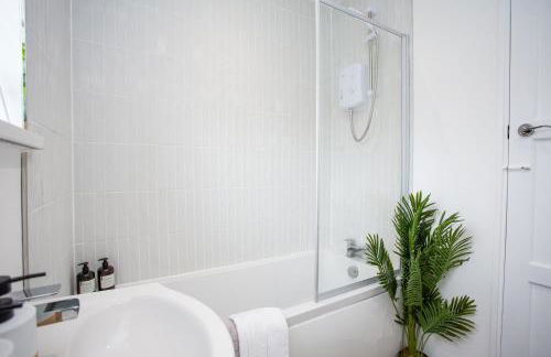 Vacant Nest The South End Spacious Smart TV - Foto 33