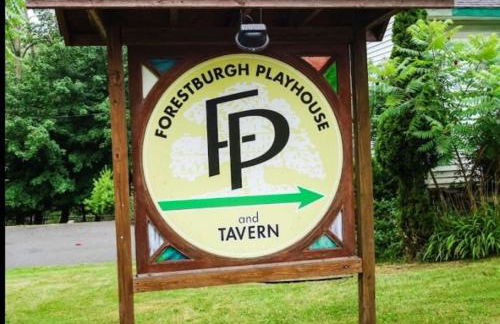 Catskills Lakefront with Hot Tub, Sauna and Theater - Foto 29