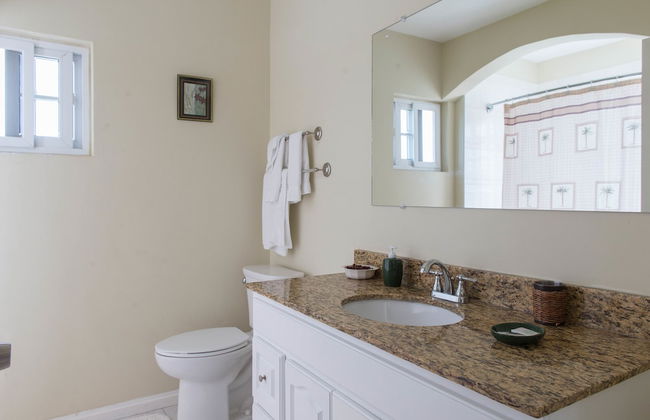 The Royal Kensington Villa - Photo 12