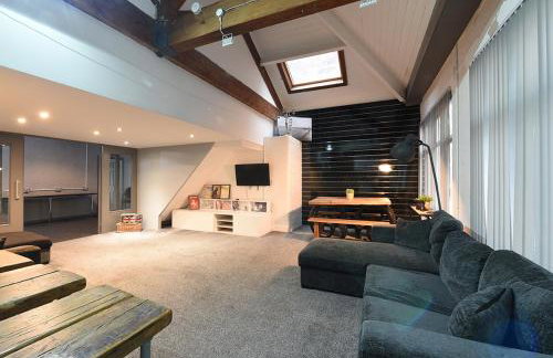 Penthouse Warehouse Slps 18 (61) - Photo 5