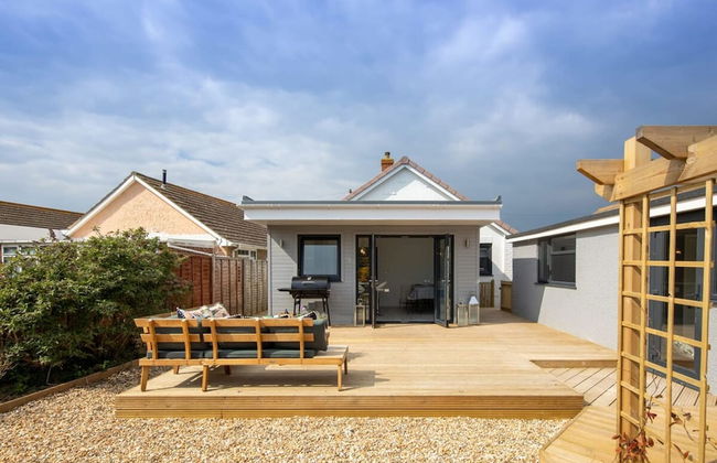 Seaside Serenity 3-bed Deck Garden Near Shore - Photo 62