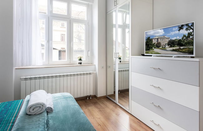 Bright 2BDR Apt near Main Bus Station-FREE PARKING - Foto 4