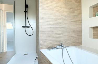 Villa Bel'Odet, appartements modernes au calme, terrasses pour les T2, grand jardin et parking gratuit, à 5 min des plages de Bénodet - Foto 3