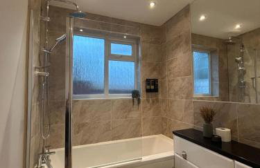 Cosy 2 bed house with driveway parking and garden - Foto 14