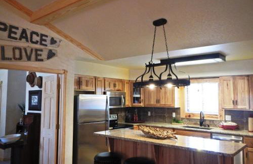 C21, Three bedroom, three bath log-sided, luxury Harbor North cottage with hot tub cottage - Foto 10