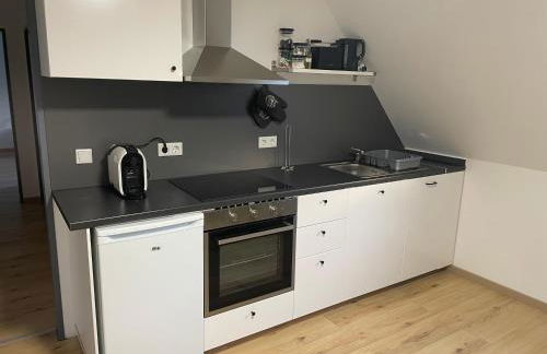 Moderne Ferienwohnung in Gelsenkirchen-Schalke für 1 bis 7 Personen mit Terrasse, ideal für Gruppen & Stadionbesuche - Foto 4