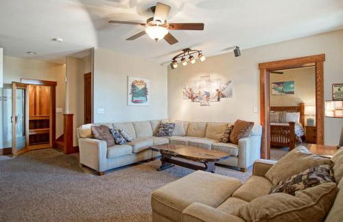 Slope side 8 BR at Sanctuary Majestic Mountain Top Estate 4800 square feet of quality sleeps 16 - Foto 16