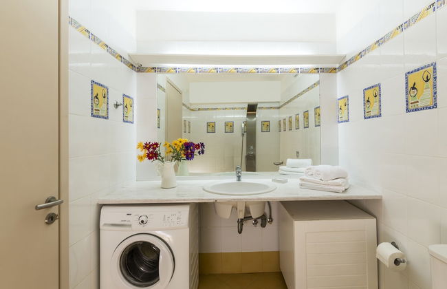 Electra Beachfront Villa - Photo 36