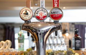 New Hobbit, stunning views, sleeps 42, Bar, Hot Tub - Foto 4