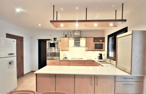 VILLA AUREA-Cala Mesquida- Primera linea de Mar - Photo 14