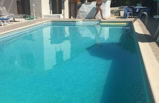 Traditional Large Detached Village House wih Private Pool and Enclosed Courtyard - Foto 10