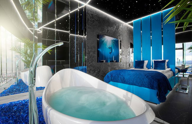Apartments in Sky Tower with Bathtub near the window - Photo 36
