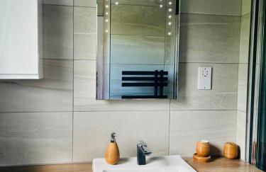 4-Bed Seaside Dream House - Sleeps 8 & Parking - Foto 27