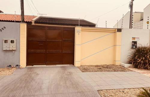 Casa com 2 quartos e garagem prox ao centro - Photo 1