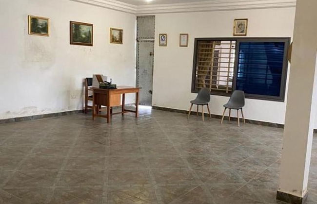 3 Bed Villa-private Garden-offstreetparking-aircon - Photo 2