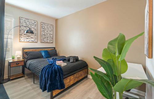 4BR Townhouse King Bed 2-Story Near NC State - Foto 36