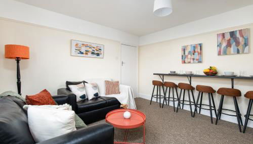 Long Stays-4bed house-Parking-By FabAccommodation - Foto 4