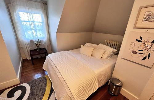 Big New England Family Home; walk to beach, shops - Foto 69