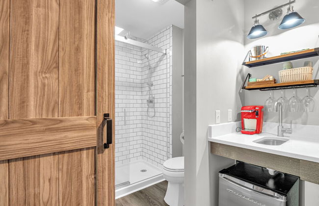 Victorian Inn Elkhart Lake Wisconsin - Photo 80